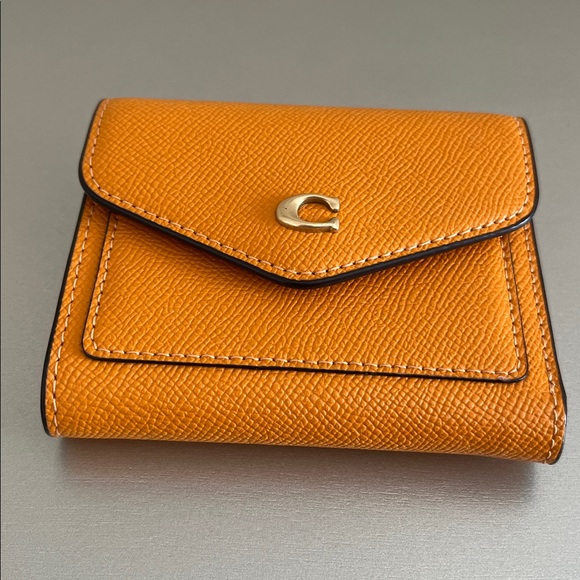 Coach Small Wyn Wallet / Papaya - Picture 6 of 14